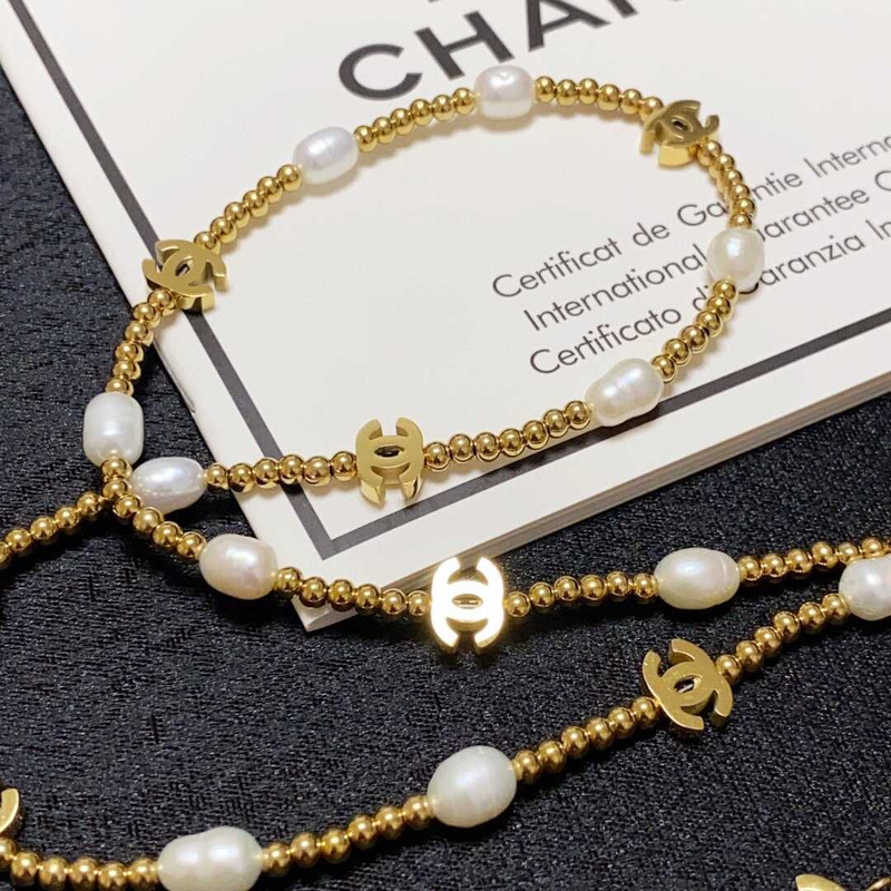 Ch*el pearl necklace gold
