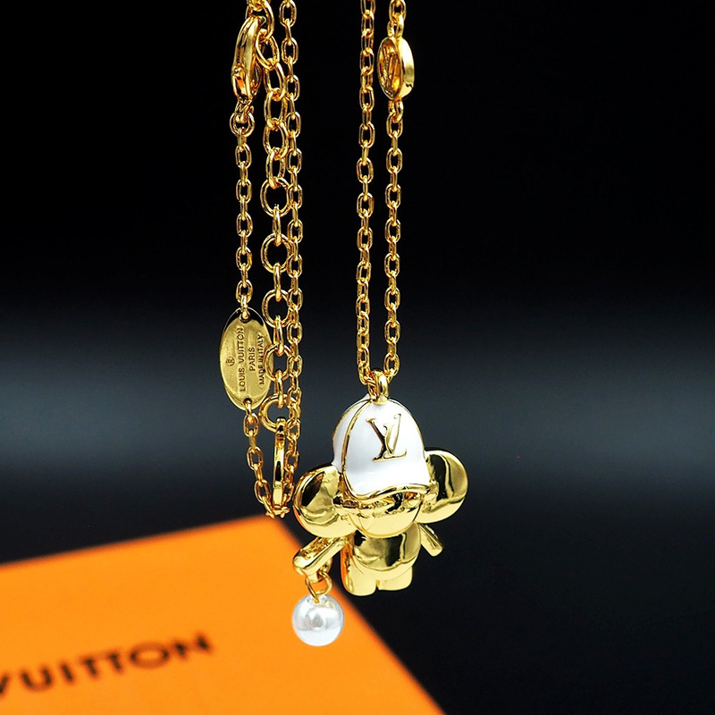 l**is v*t*n u1u1enne rat pendant  necklace di*m*nds and gemstone