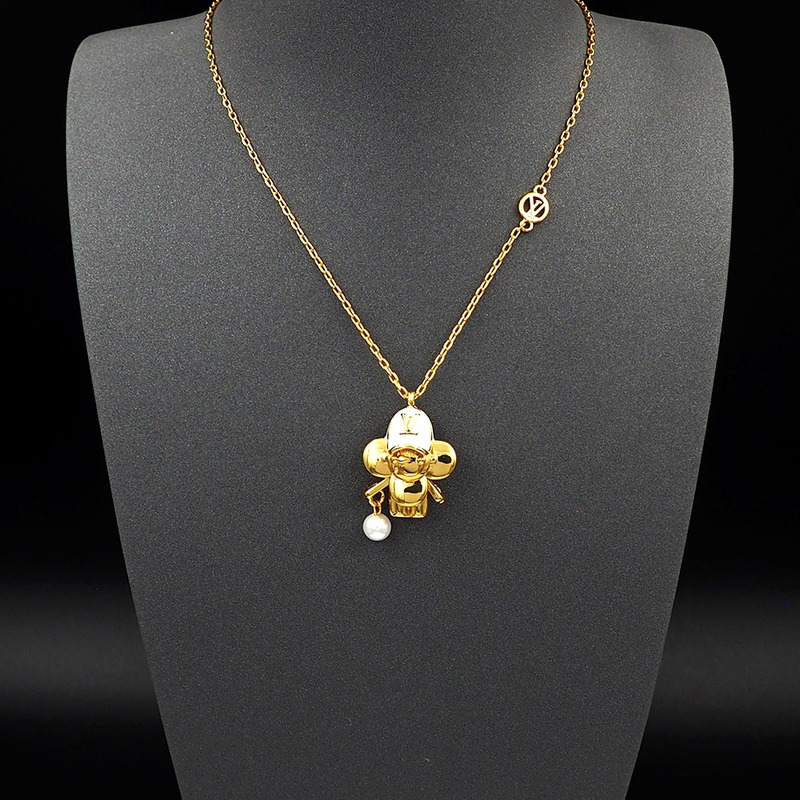 l**is v*t*n u1u1enne rat pendant  necklace di*m*nds and gemstone
