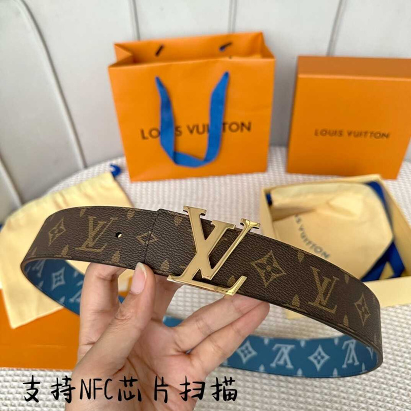 l**is V*t*n initiales 40mm reversiblet with golden lv initials buckle monogram canvas/blue
