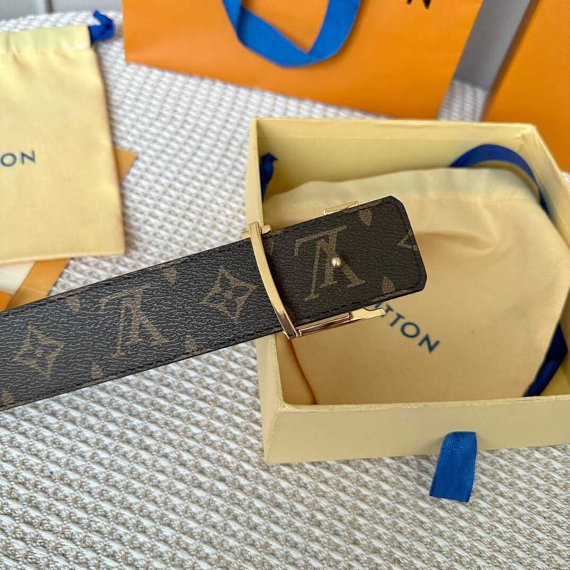 l**is V*t*n initiales 40mm reversiblet with golden lv initials buckle monogram canvas/blue