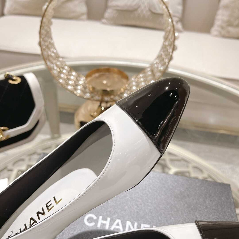 Ch*el flats white and black