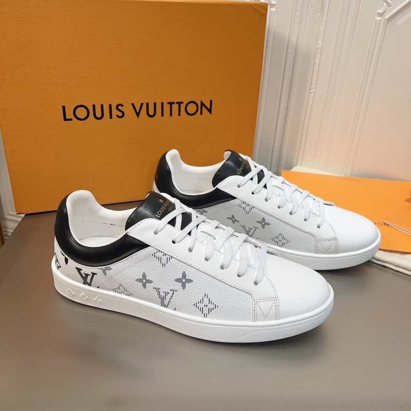 l**is V*t*n luxembourg trainer white