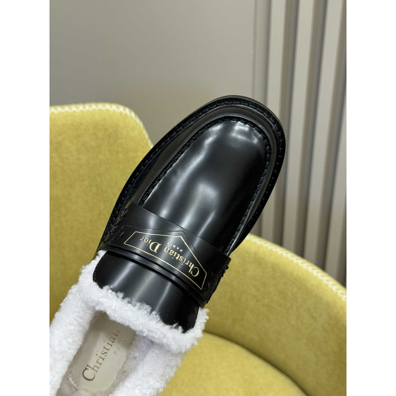 ch**an D*or boy loafer black calfskin and white shearling