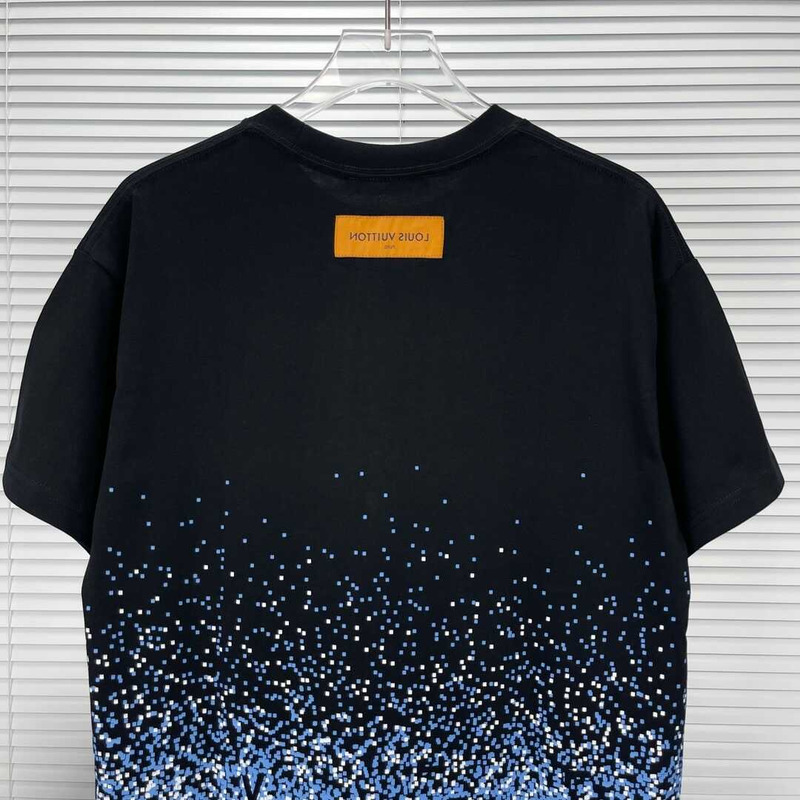 l**is V*t*n t-shirt blue and black
