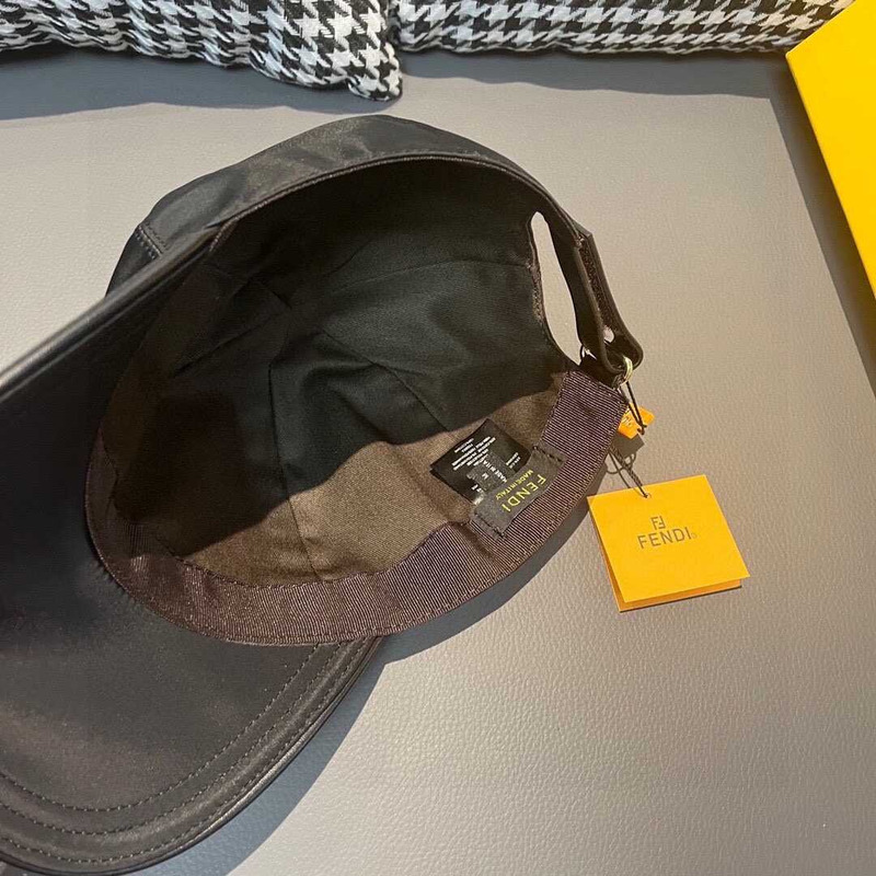 F**di hat eyecap black