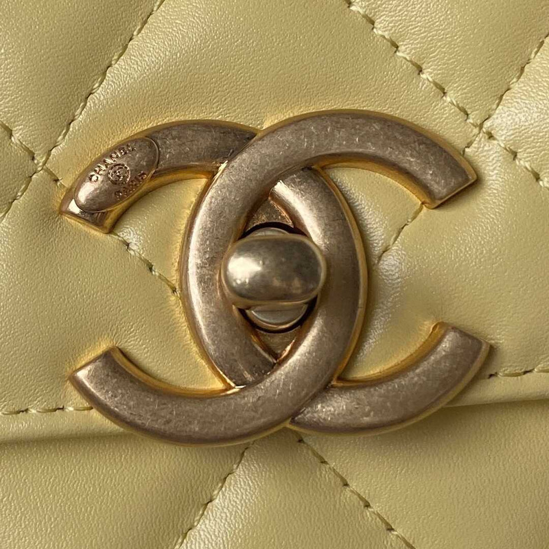 Ch*el classic flap bag in yellow
