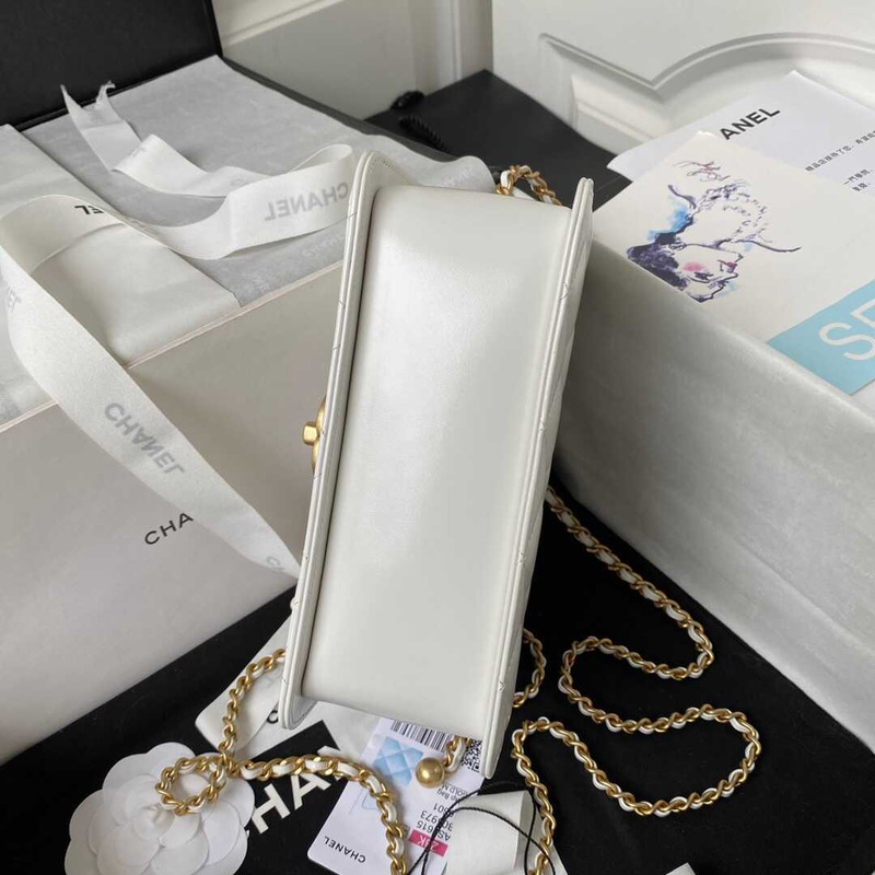 Ch*el classic flap bag in white