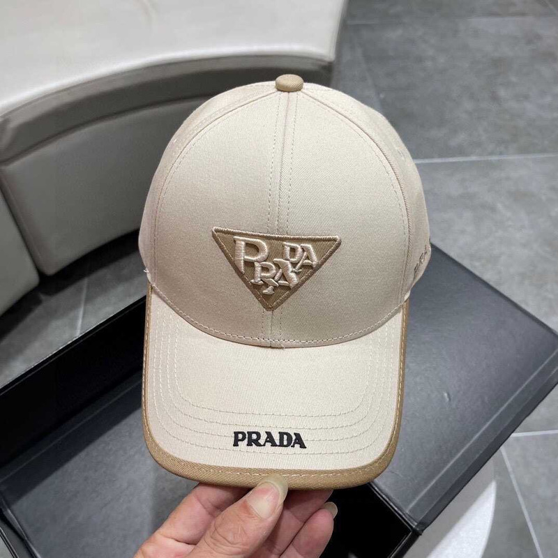 Pra*a logo baseball cap in white