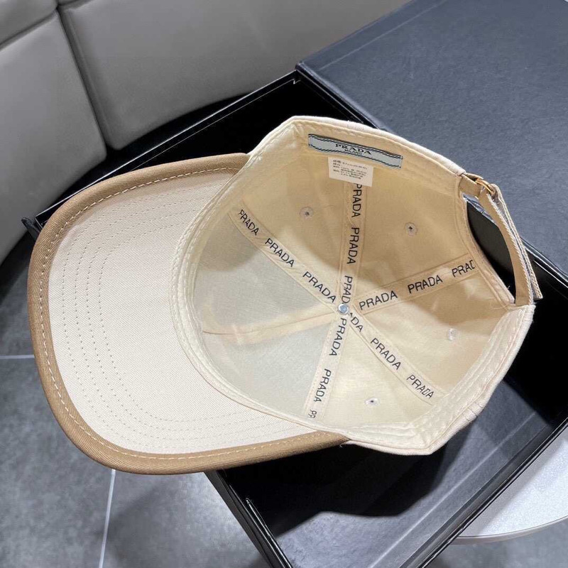 Pra*a logo baseball cap in white