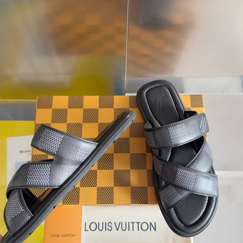l**is V*t*n venice mule in monogram eclipse