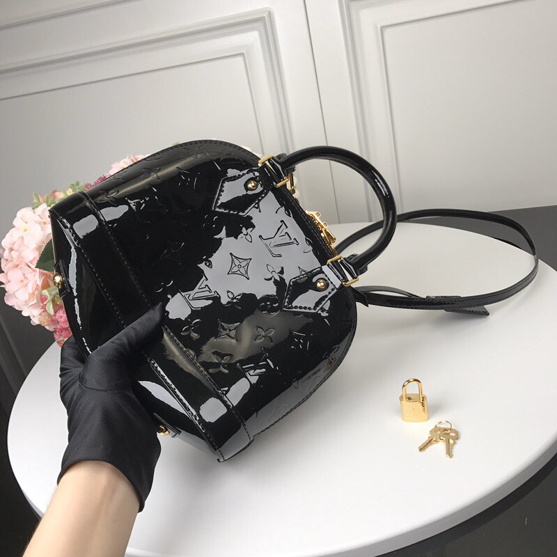 l**is V*t*n black magnetique monogram vernis alma bb bag