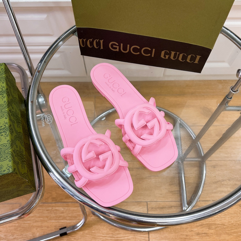 G*u*i women`s interlocking g slide sandal pink