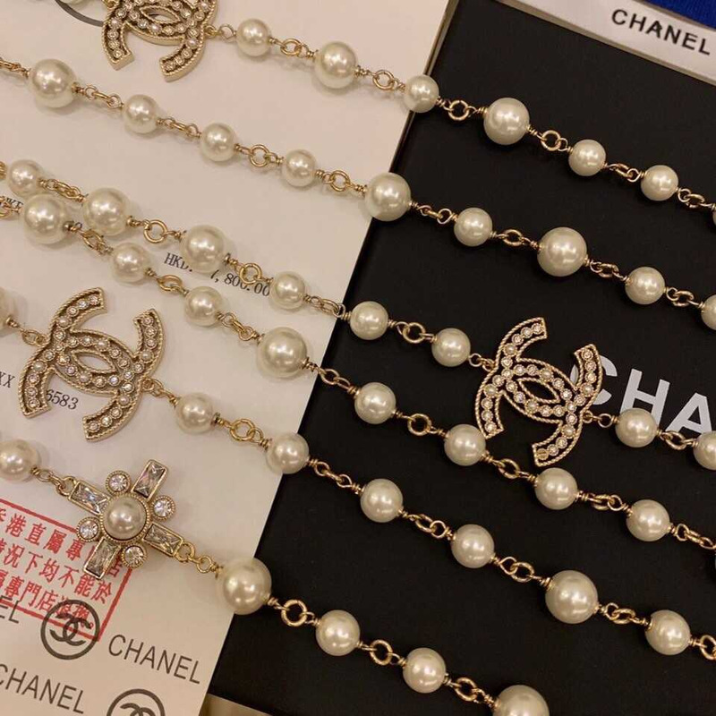 Ch*el pearl necklace double length with interlocking c logo light gold