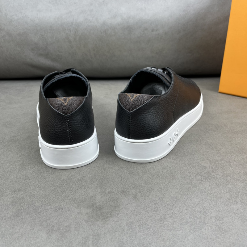 l**is V*t*n resort sneakers black leather
