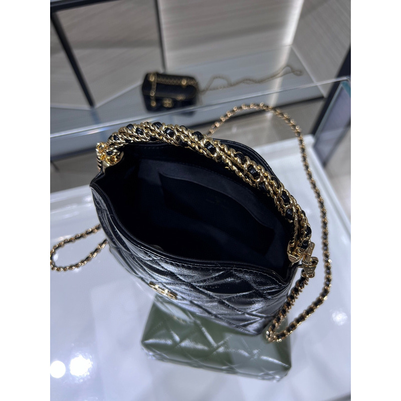 Ch*el clutch with chain shiny lambskin & gold-tone metal black