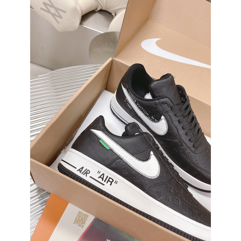 LV Air Trainer Sneaker in Mult Color