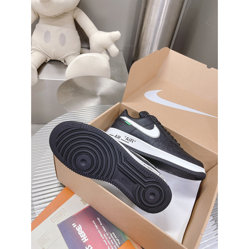 LV Air Trainer Sneaker in Mult Color