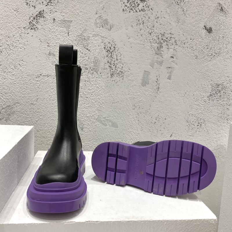 Bo*te*ga ve*ne*ta tire rubber-trimmed leather chelsea boots