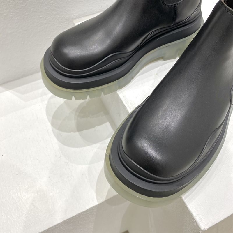 Bo*te*ga ve*ne*ta rubber-trimmed leather chelsea boots