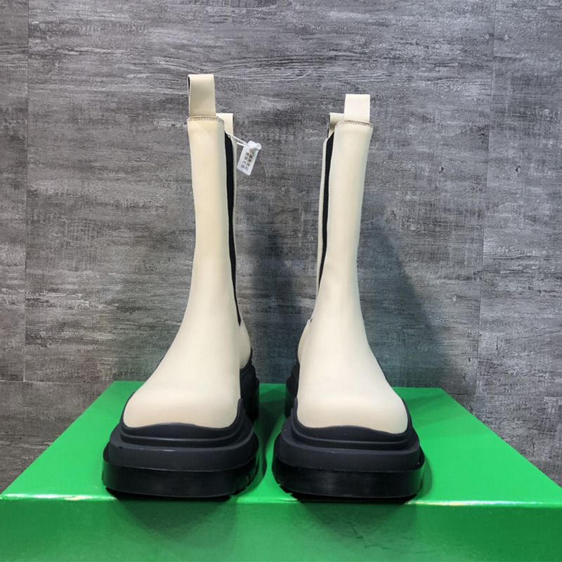 Bo*te*ga ve*ne*ta tire rubber-trimmed leather chelsea boots