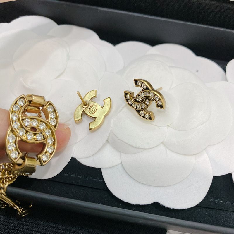 Ch*el bracelet
