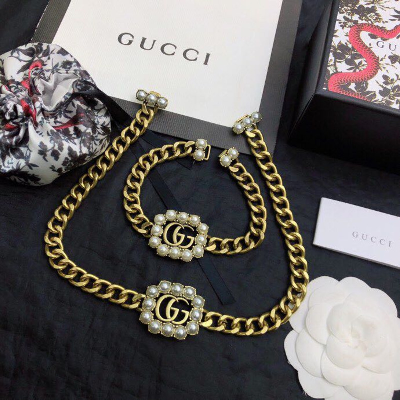 G*u*i bracelet