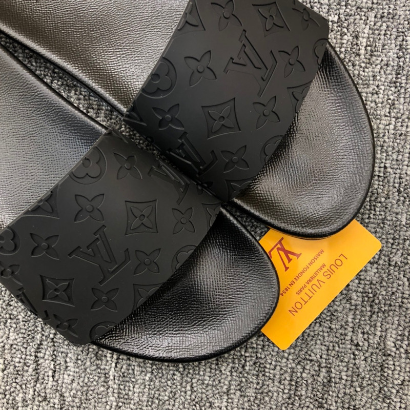 l**is V*t*n monogram slippers