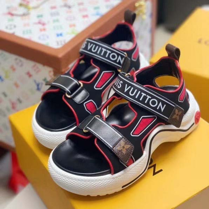l**is V*t*n archlight sporty sandal