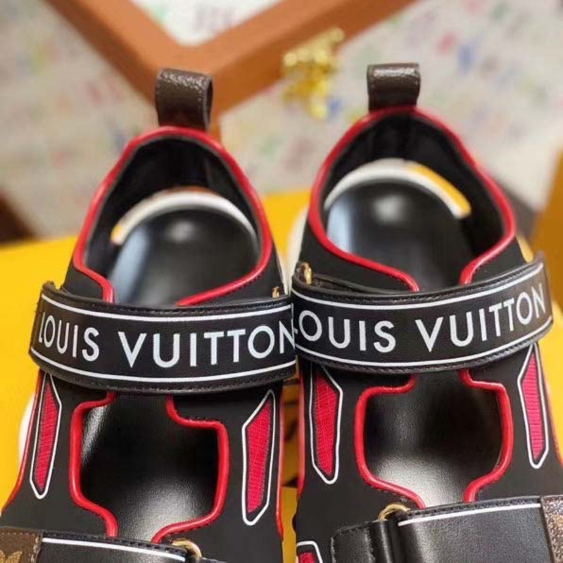 l**is V*t*n archlight sporty sandal