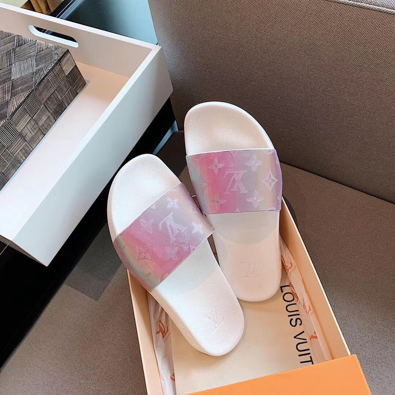 l**is V*t*n waterfront mule sandals in pink