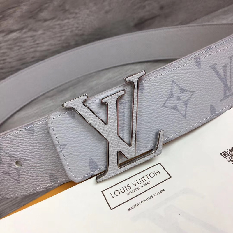 l**is V*t*n initiales reversible belt in white