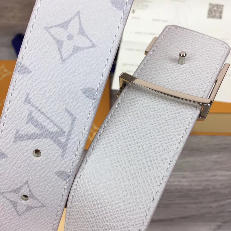 l**is V*t*n initiales reversible belt in white
