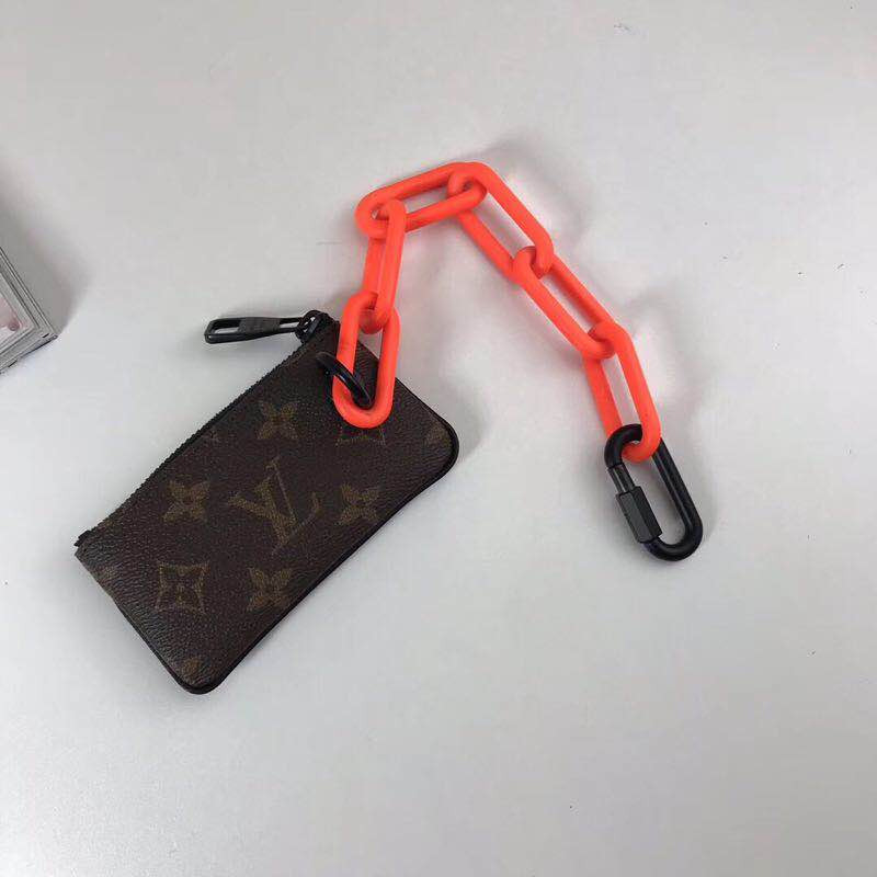 l**is V*t*n key pouch