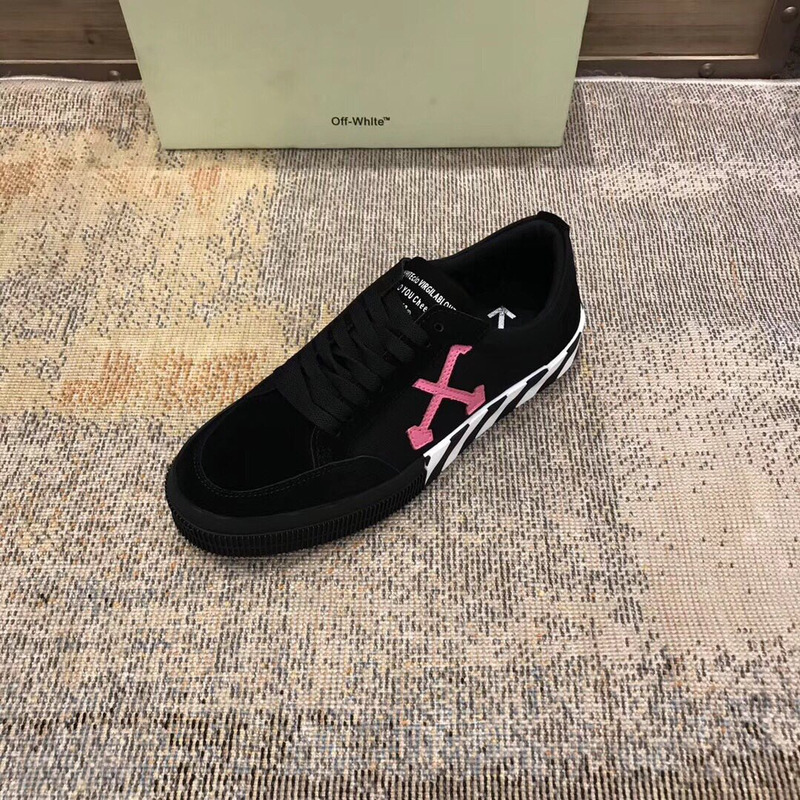 Off-White Low Top Stripe Sneakers in Black